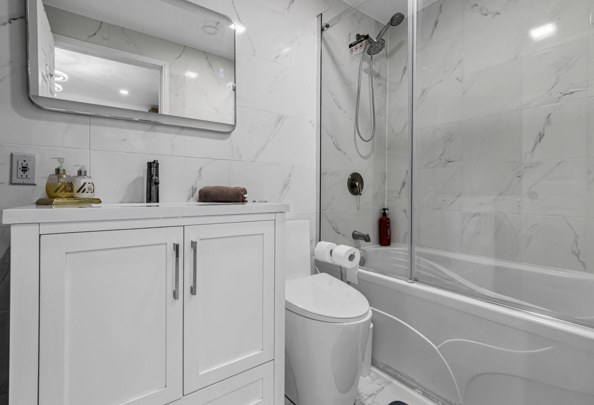 Beautiful 2 Bdr South Shore Montreal Longueuil Bagian luar foto